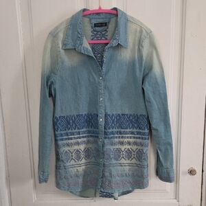 Como No? Chambray Embroidered Snap Down Shirt